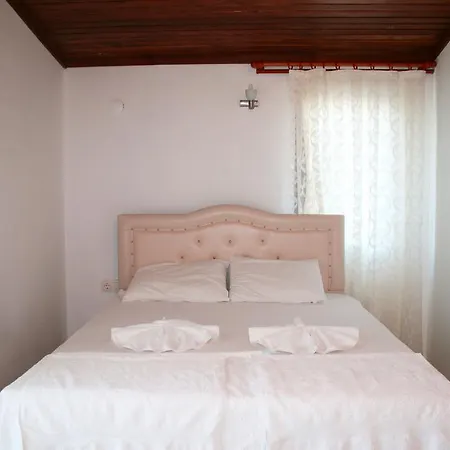 Mengen Konaklari ダッチャ