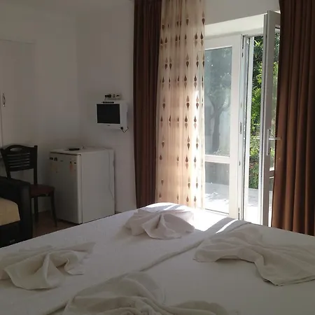 アパートホテル Mengen Konaklari *